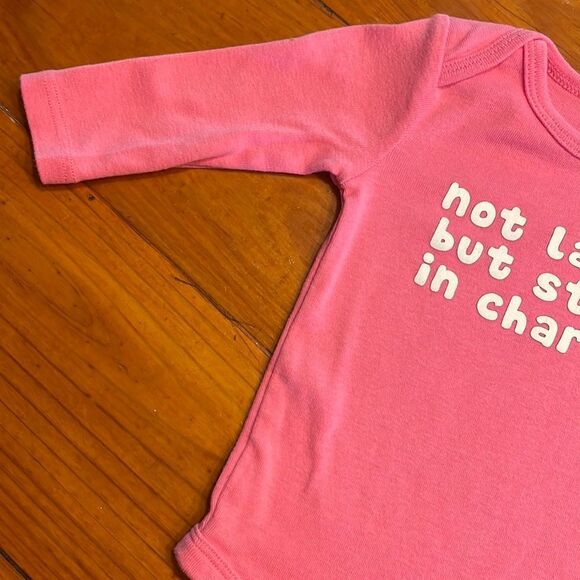NWOT 3m Okie Dokie pink sleeve body suit onesie “not large but still in charge” - Picture 4 of 12